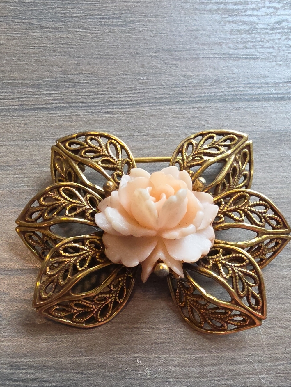 Vintage-Inspired Gold Filigree Brooch with Peach Floral Center